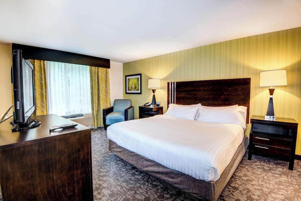 Holiday Inn Express Hotel of Neptune by IHG 3