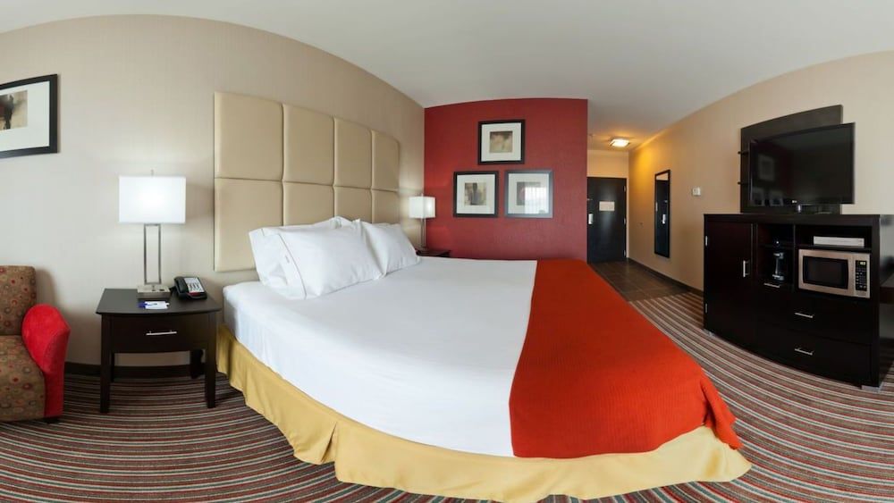 Holiday Inn Express Hotel & Suites York NE - Market by IHG 3