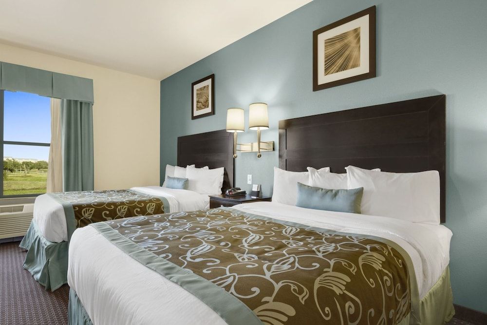 Holiday Inn Express Gulfport Beach by IHG 3