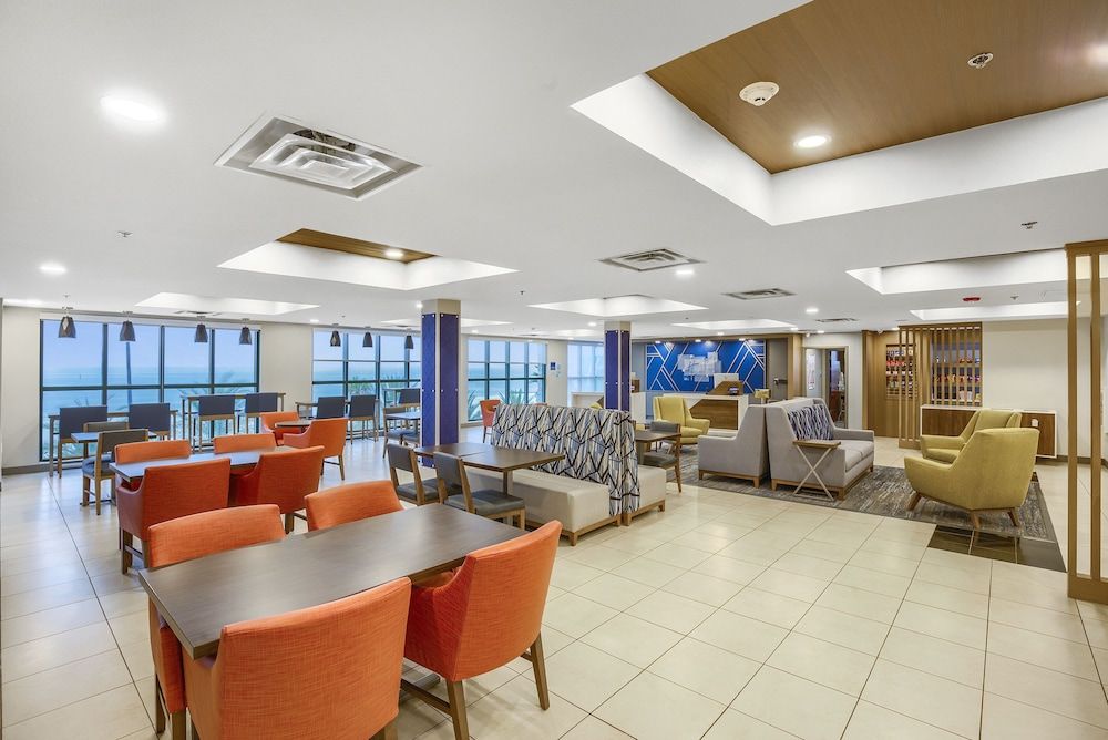 Holiday Inn Express Gulfport Beach by IHG 2