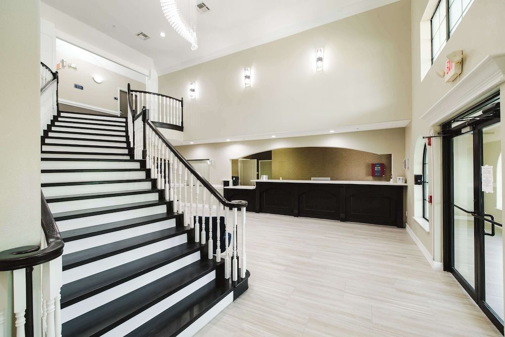 SureStay Studio by Best Western Conroe Downtown 2