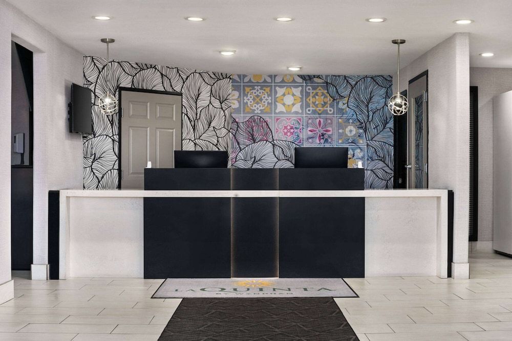 La Quinta Inn and Suites Hesperia-Victorville 2