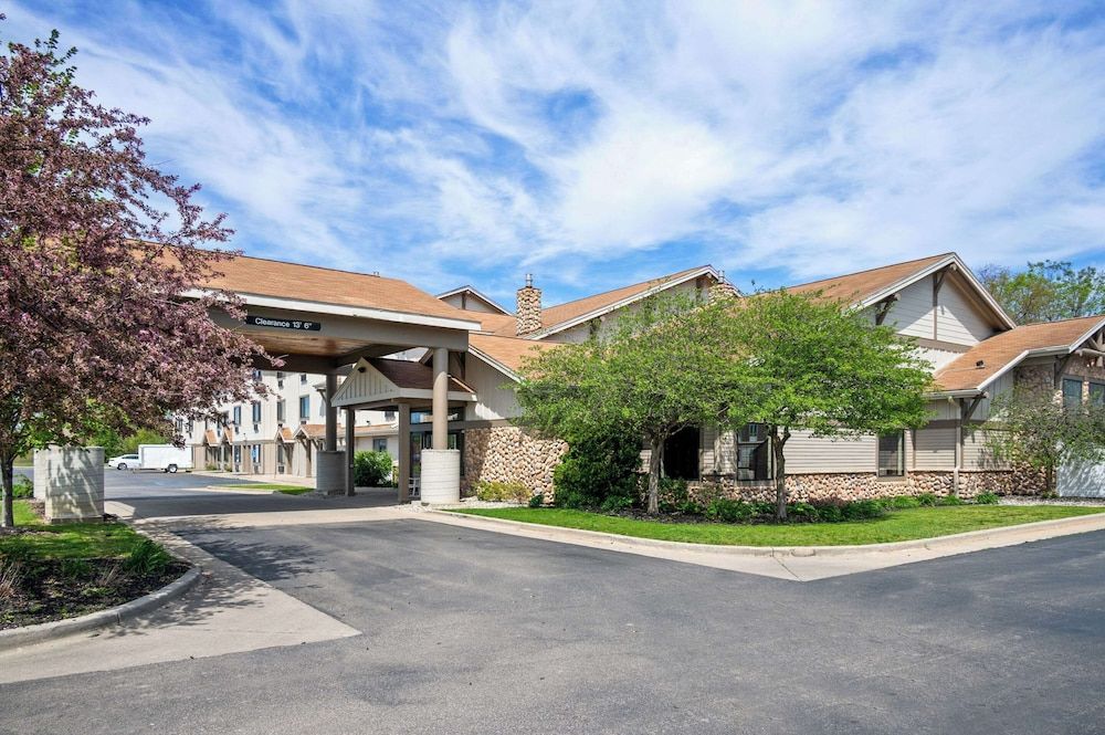 White Pines Inn & Suites 3 étoiles à Holland