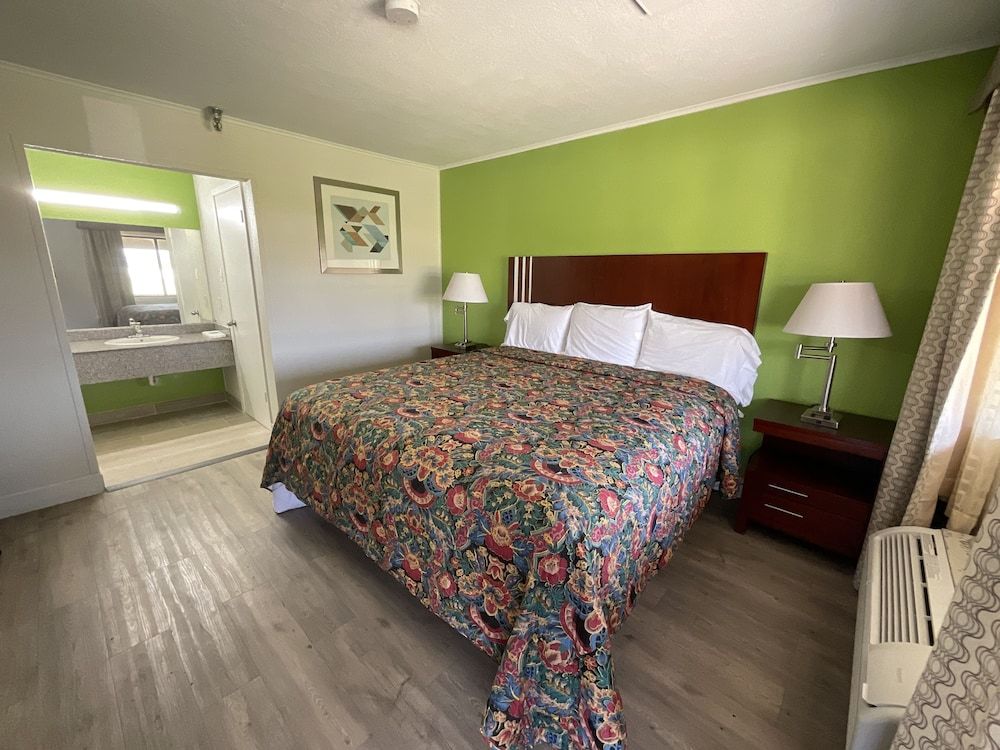 Executive Inn & Suites 2