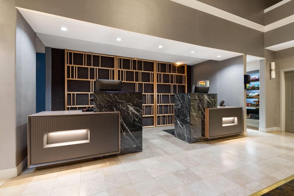 La Quinta Inn & Suites by Wyndham-Brookshire-West Katy 3