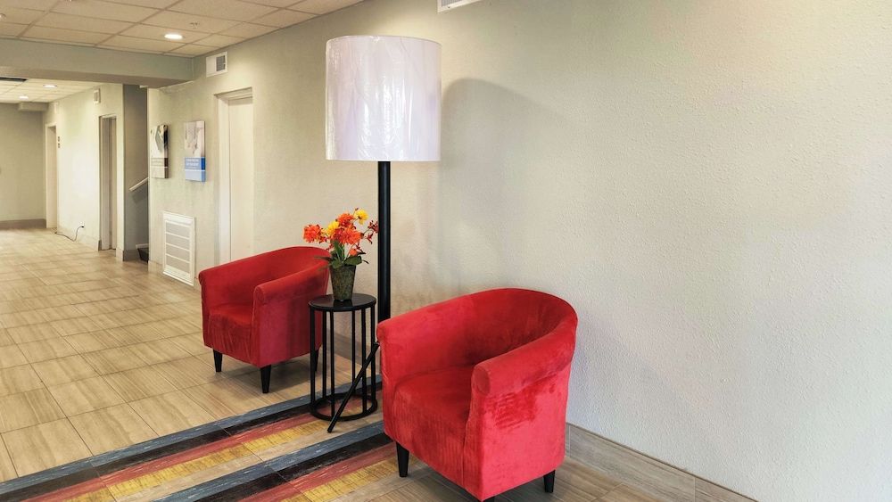 Studio 6 Alvin, TX 2