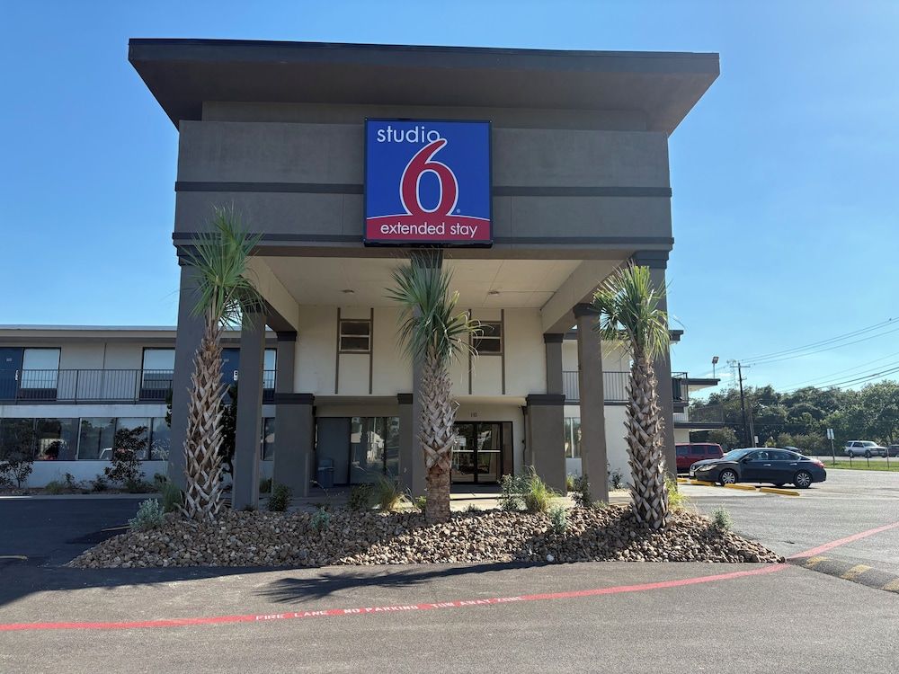 Studio 6 Alvin, TX 2 estrelas em Alvin