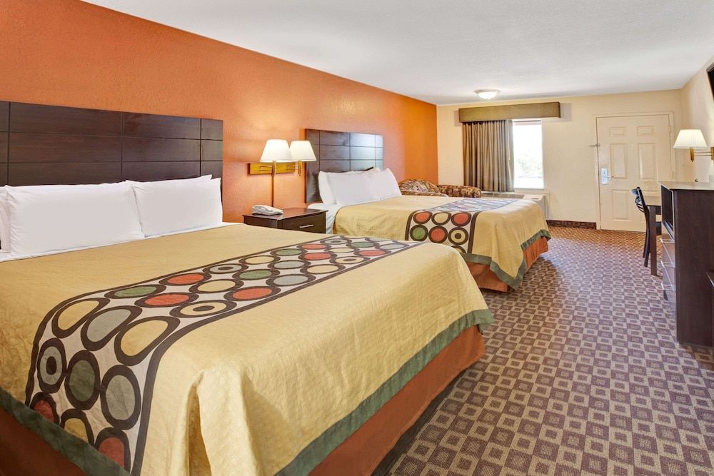 Super 8 by Wyndham Mont Belvieu/Baytown East 3