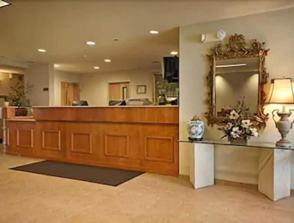 Super 8 by Wyndham Hagerstown/Halfway Area 3