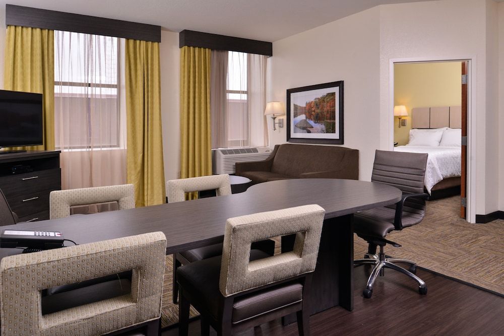 Candlewood Suites Terre Haute by IHG 2