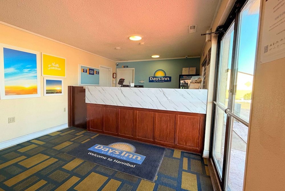 Days Inn by Wyndham Hannibal 2