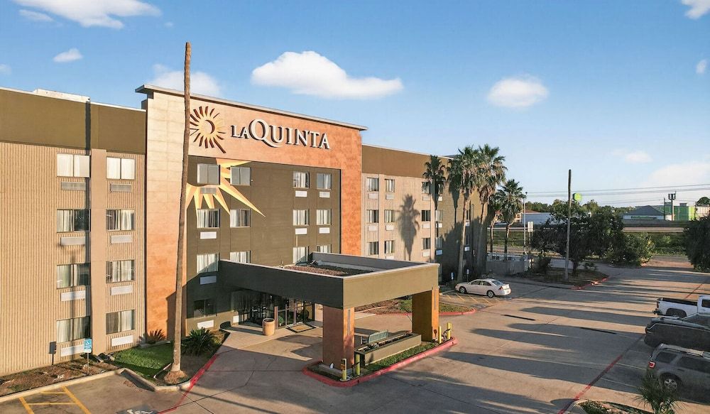 La Quinta Inn & Suites Houston Baytown East 3 estrelas em Baytown