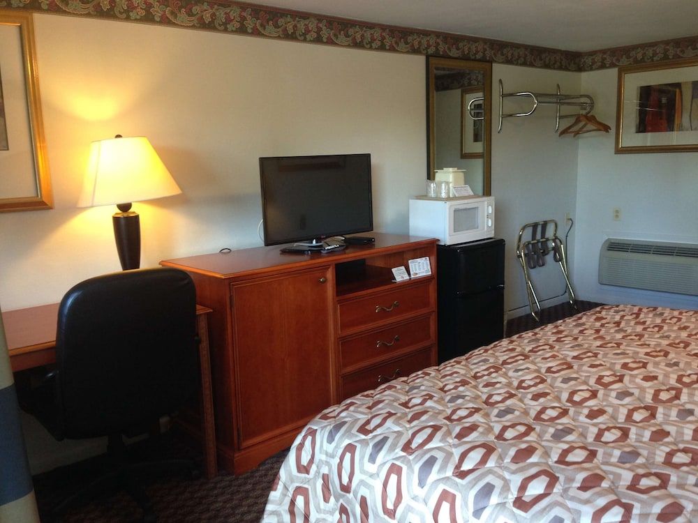 Americas Best Value Inn Palmyra Hershey 3