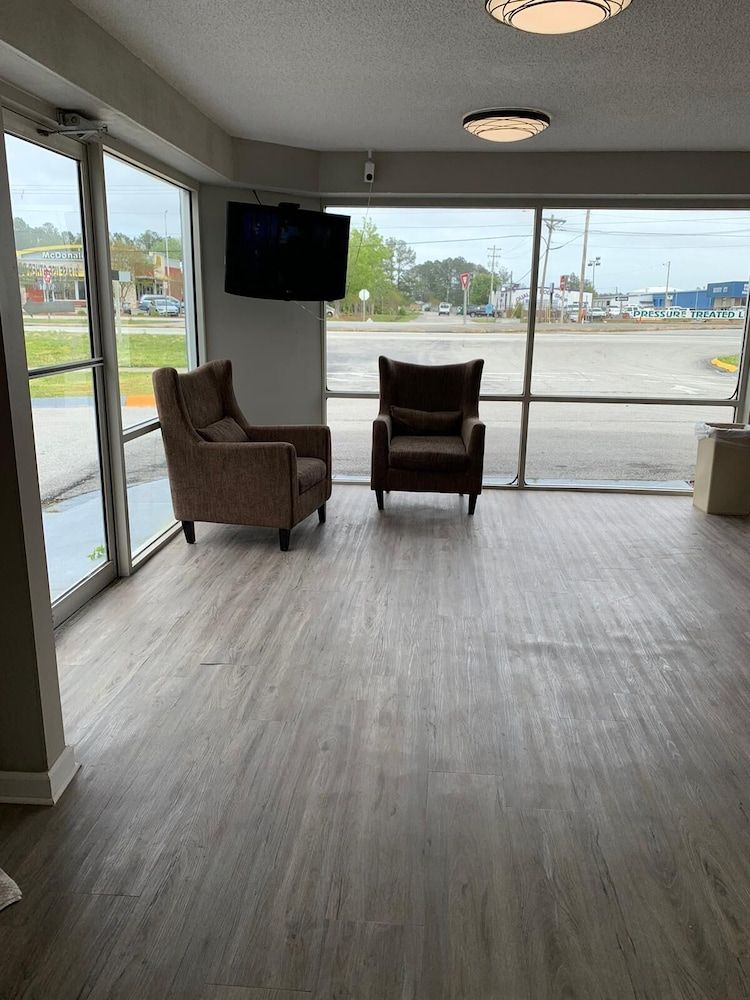 Econo Lodge Cherry Point 2