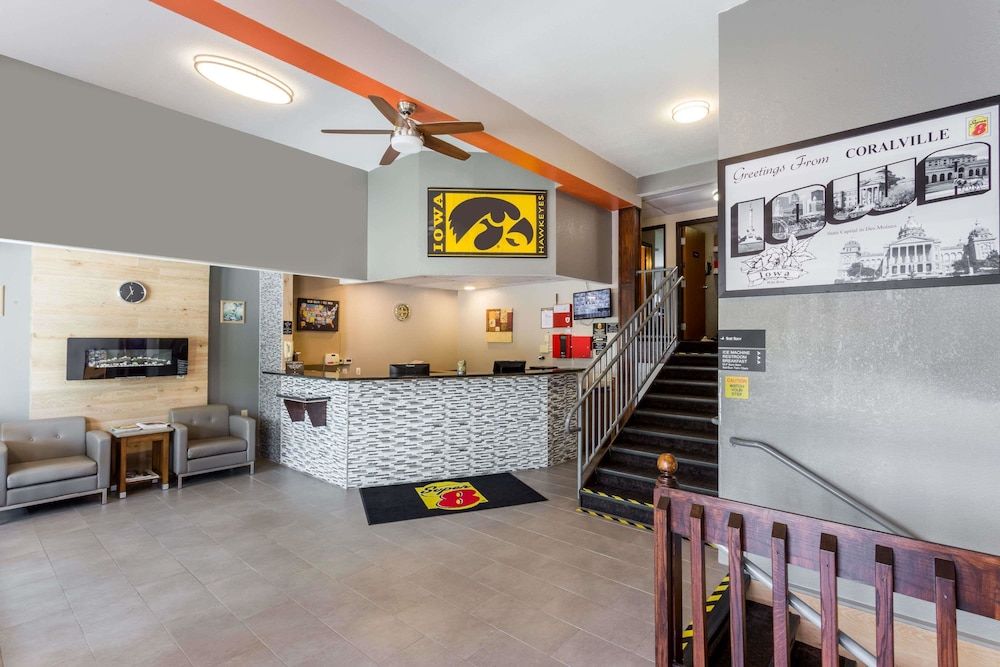 Super 8 by Wyndham Iowa City/Coralville 3