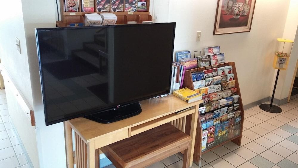 Super 8 by Wyndham Laramie 3