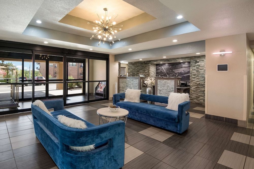 SureStay Plus Hotel by Best Western Coralville Iowa City 2