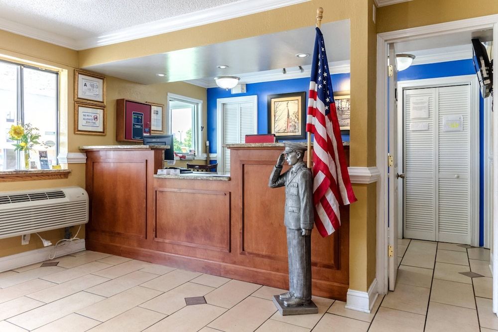 Rodeway Inn & Suites Jacksonville near Camp Lejeune 2