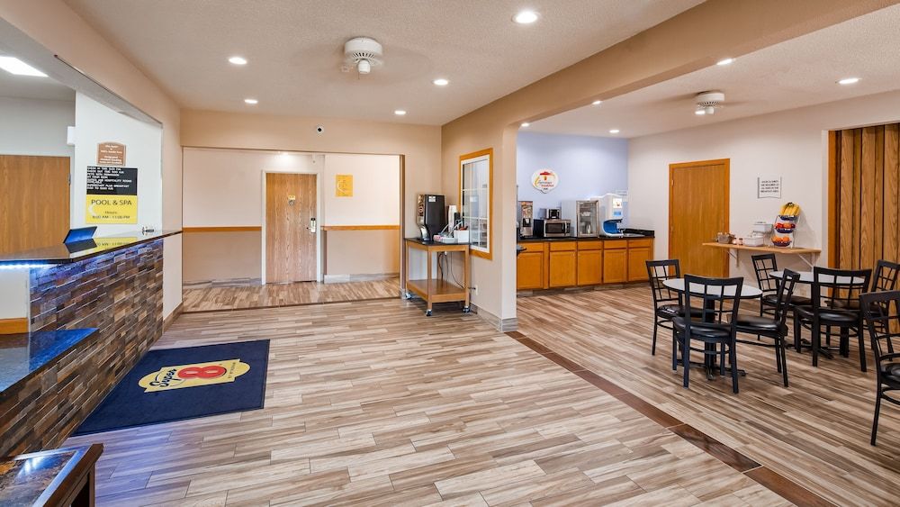 Super 8 by Wyndham Neillsville WI 3