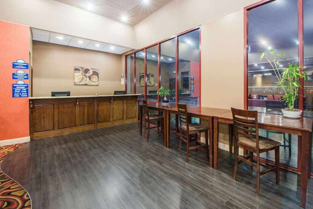 Days Inn by Wyndham Joplin 3