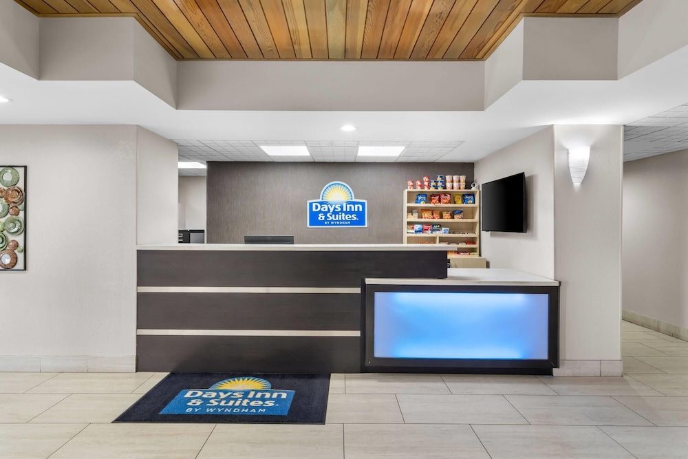 Days Inn & Suites by Wyndham Ridgeland 3