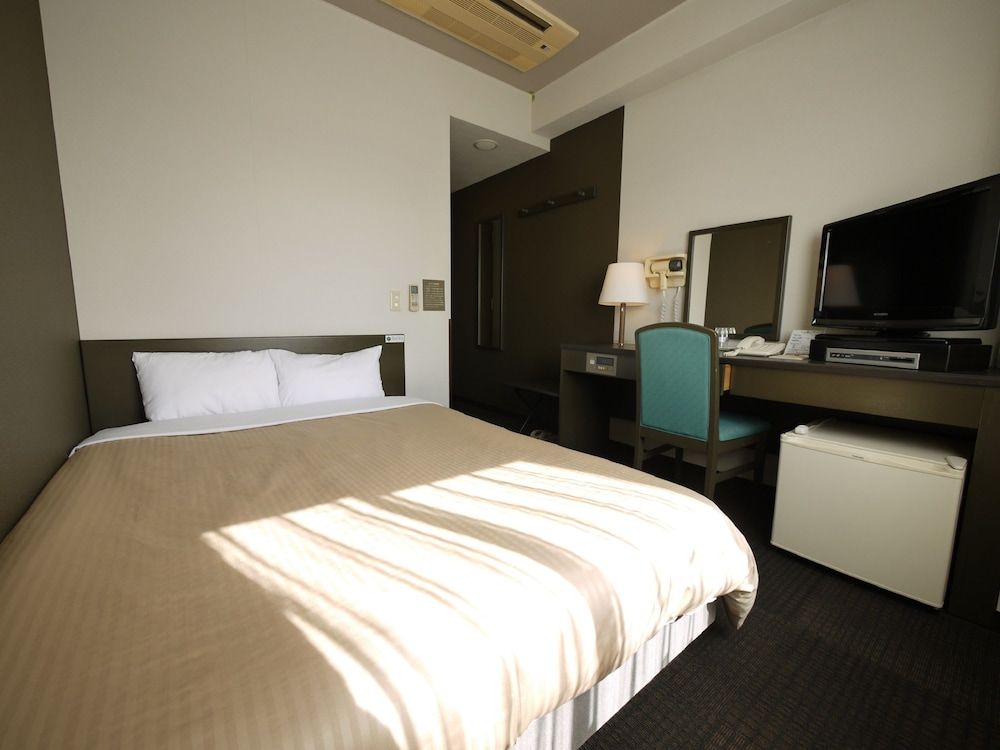 Hotel Route-Inn Nakano 3