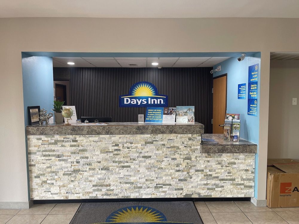 Days Inn by Wyndham Jefferson City 3