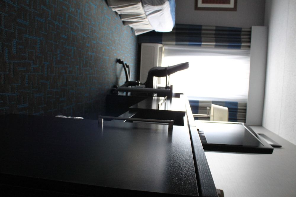 Holiday Inn Express Janesville I-90 & US Highway 1 2