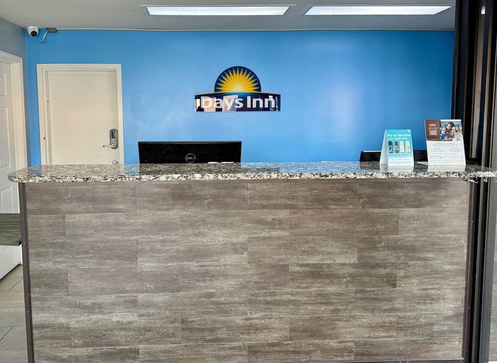 Days Inn by Wyndham Morristown 2