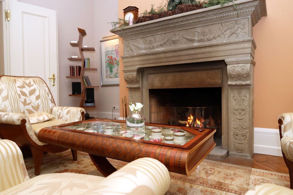 Villa Hammerschmiede Hotel & Restaurant 2