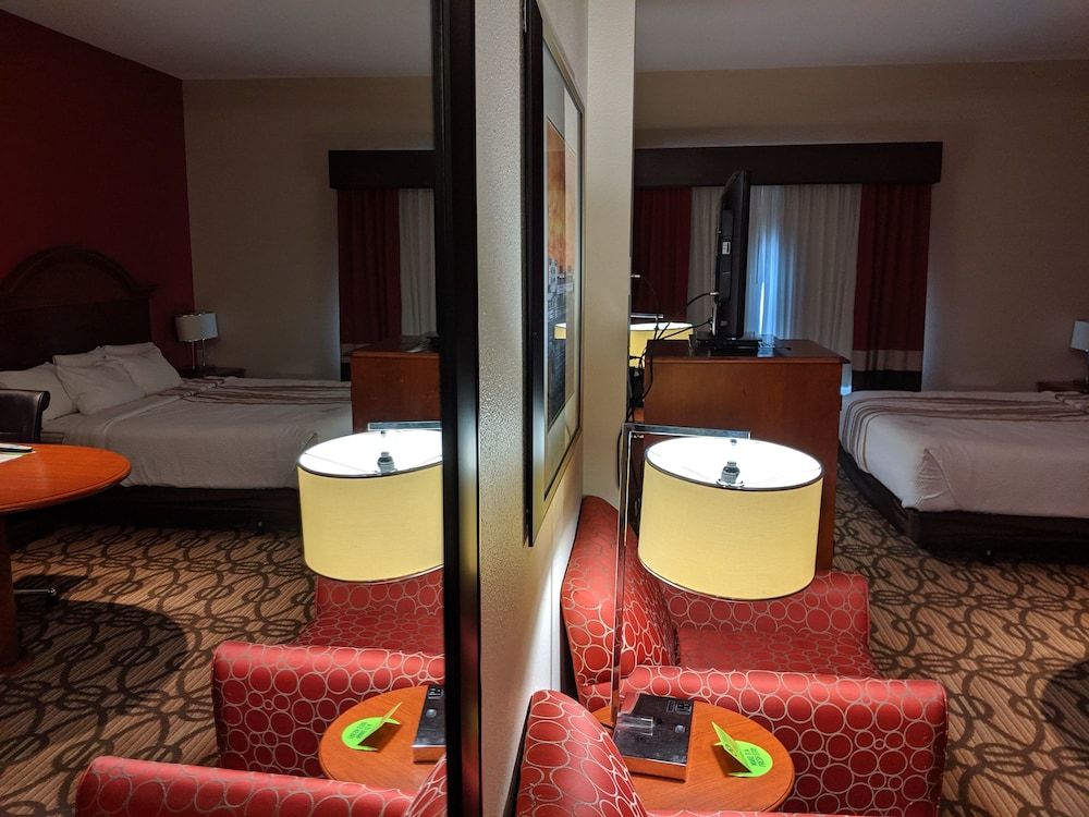 La Quinta Inn & Suites by Wyndham North Platte 3