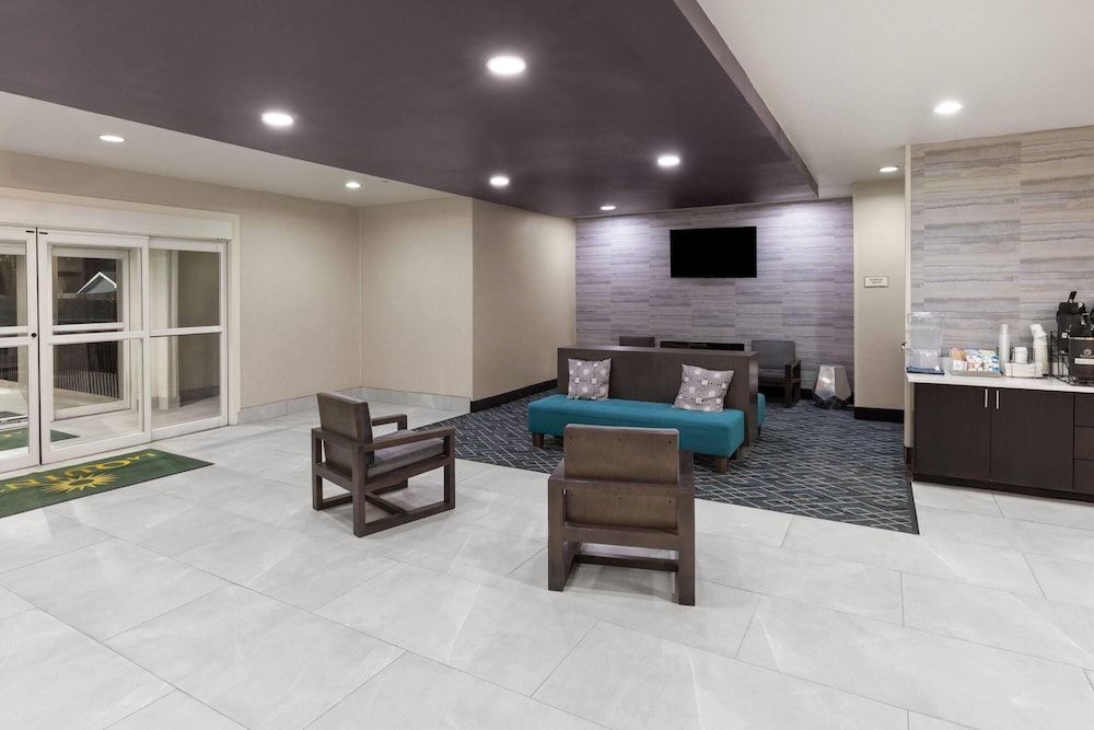 La Quinta Inn & Suites by Wyndham Boutte 3
