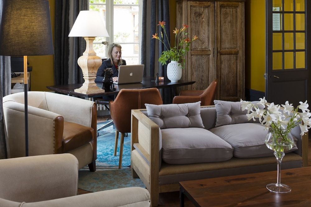 Contact Hôtels Le Savigny & Spa 3