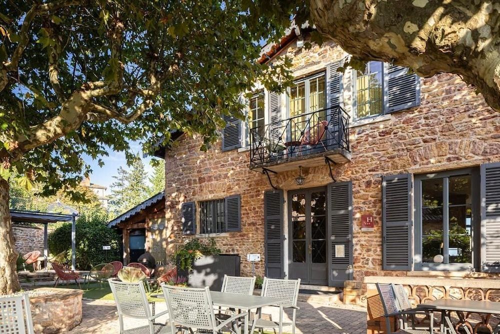 Contact Hôtels Le Savigny & Spa 3 estrelas em Blacé