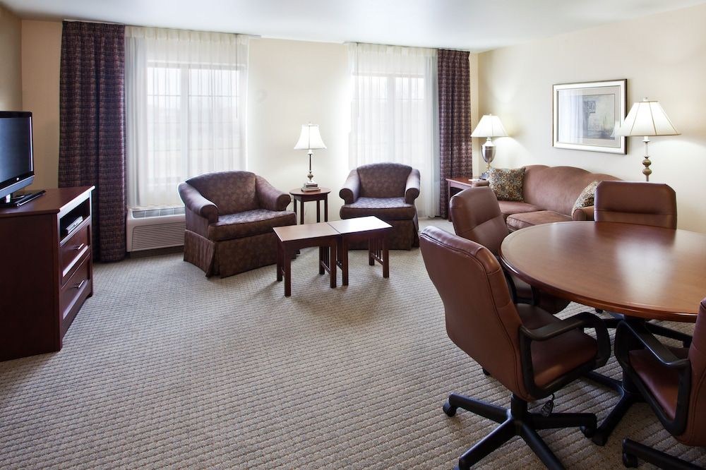 Staybridge Suites Lansing - Okemos by IHG 3