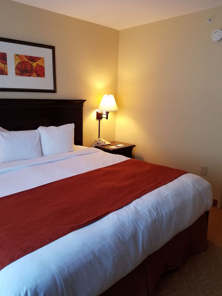 Country Inn & Suites by Radisson, Lexington, VA 3