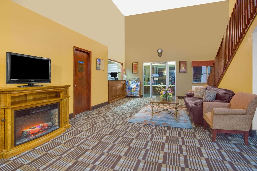 Days Inn by Wyndham North Platte 2