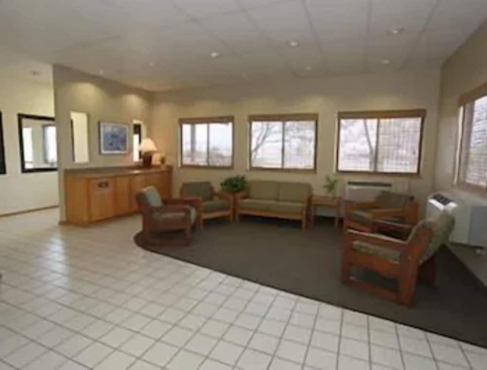 Super 8 by Wyndham Klamath Falls 3