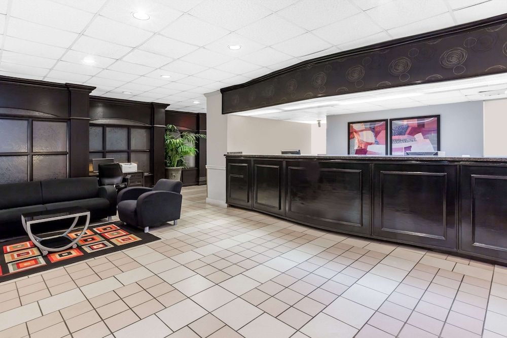 Days Inn by Wyndham Jennings 2