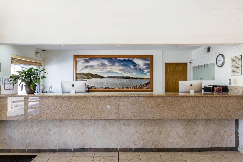 Rodeway Inn Magic Mountain Area 2