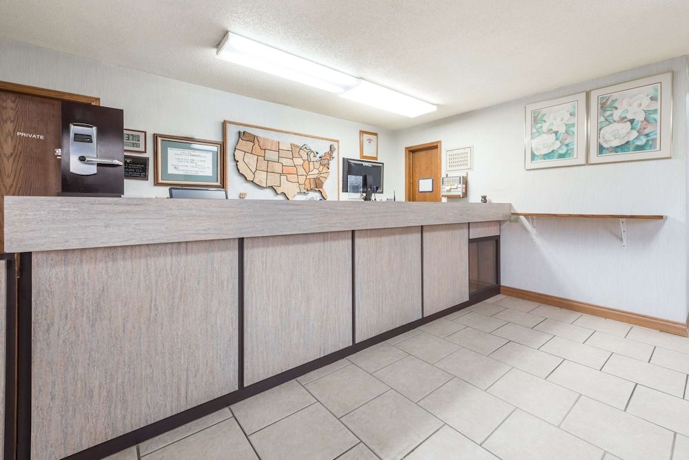 Americas Best Value Inn Chanute 2