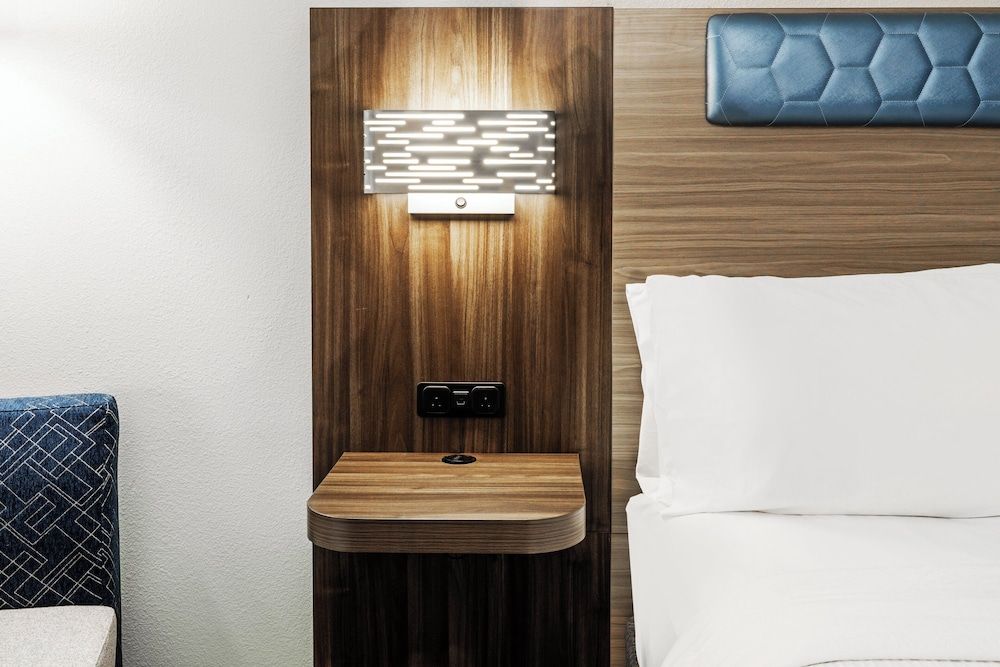 Holiday Inn Express Breaux Bridge 2