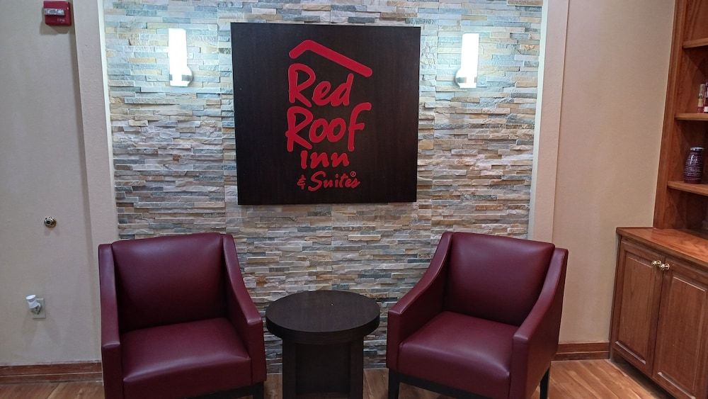 Red Roof Inn & Suites Midland 2