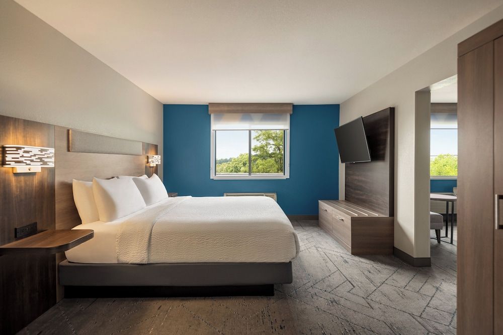 Holiday Inn Express Morgantown 2