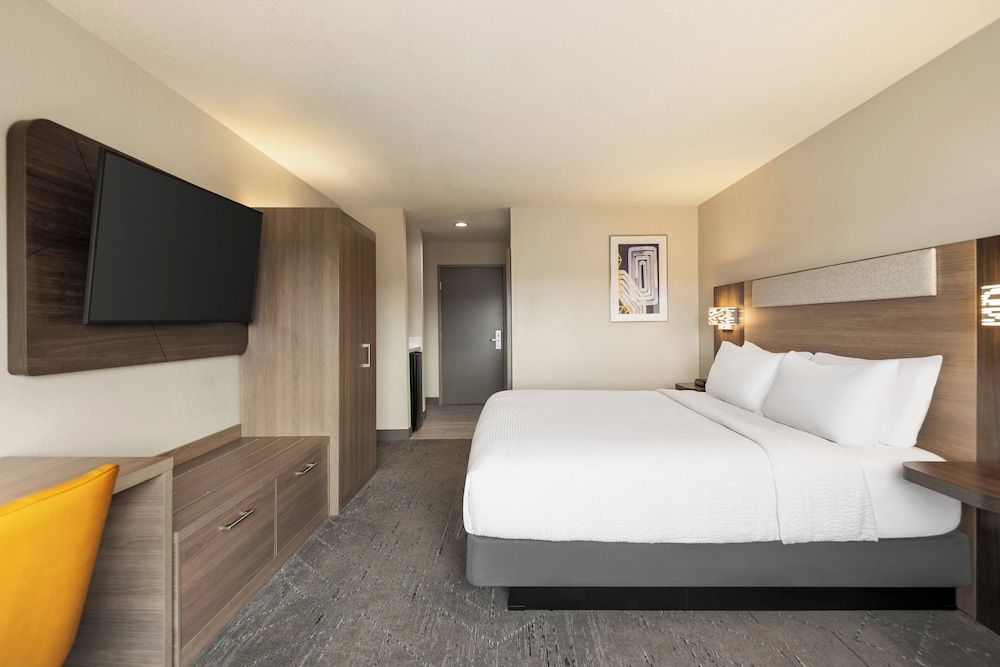 Holiday Inn Express Morgantown 3