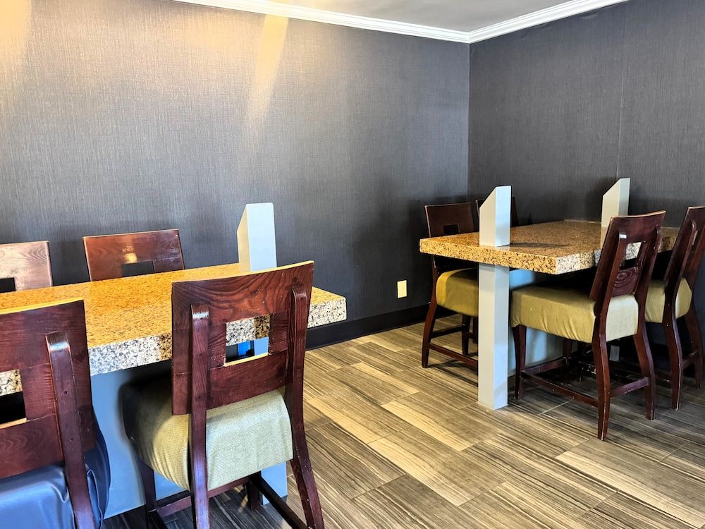 Baymont by Wyndham Meridian 2