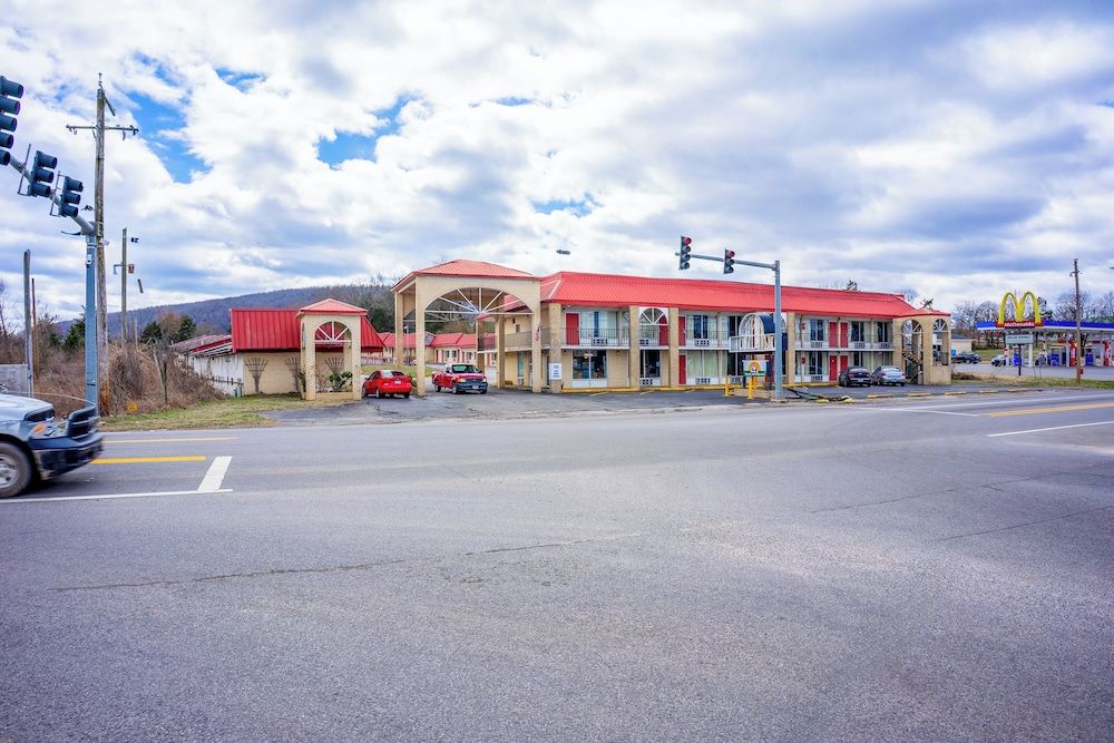 Ozark Junction mountain view by OYO 2 étoiles à Mountain View