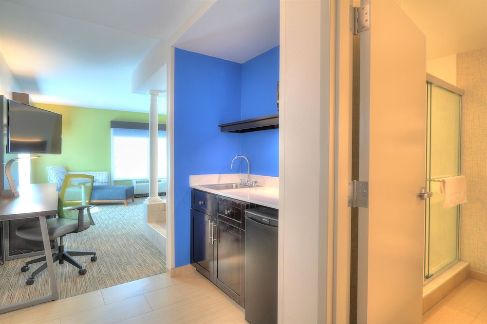 Holiday Inn Express & Suites Mobile/Saraland 3