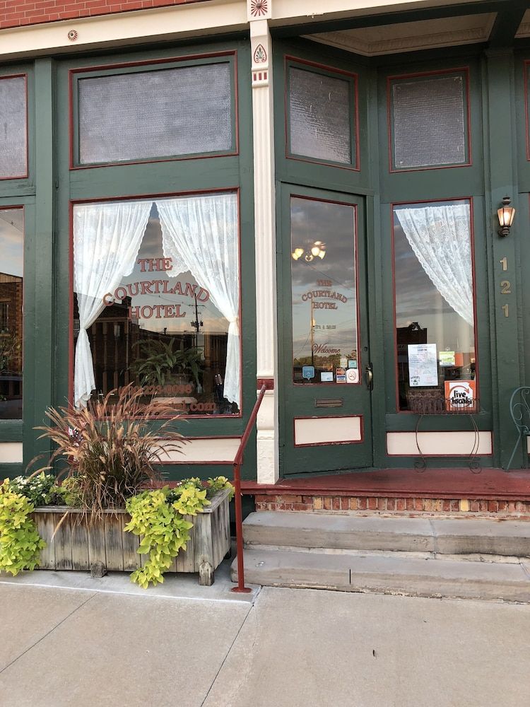 The Courtland Hotel and Day Spa 2