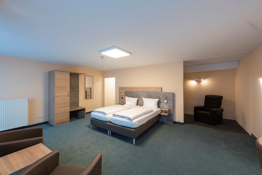 PANORAMA HOTEL in Neustadt an der Weinstraße -1 estrelas em Neustadt an der Weinstraße